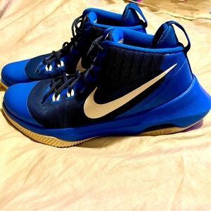 Nike Air Versatile Basketball Shoes Size US 10